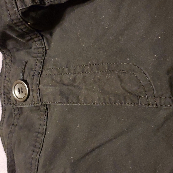 Lane Bryant capris black 16W, patch pockets on rear,pockets in front, cotton - Picture 3 of 6